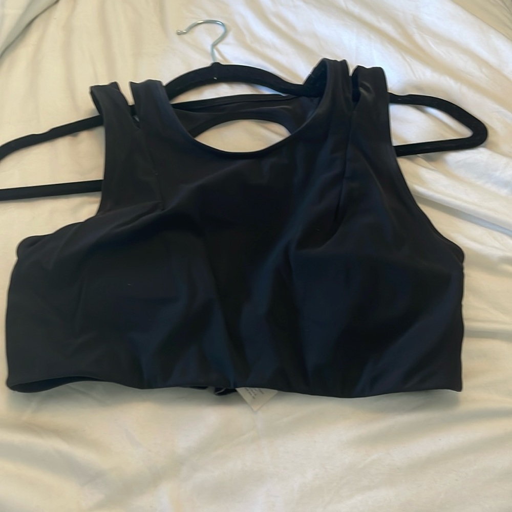 Lululemon sports bra size 6